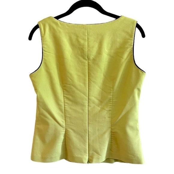 SHERI MARTIN, SLEEVELESS SHELL TOP IN BRIGHT LIME GREEN. SIZE 10 - Picture 4 of 7